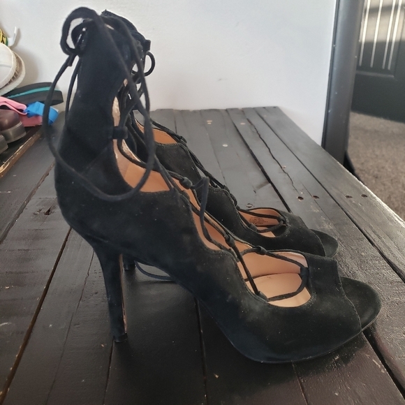 Vince Camuto Women's 9.5 Sandria Black Suede Lace Up Heels - Picture 5 of 10